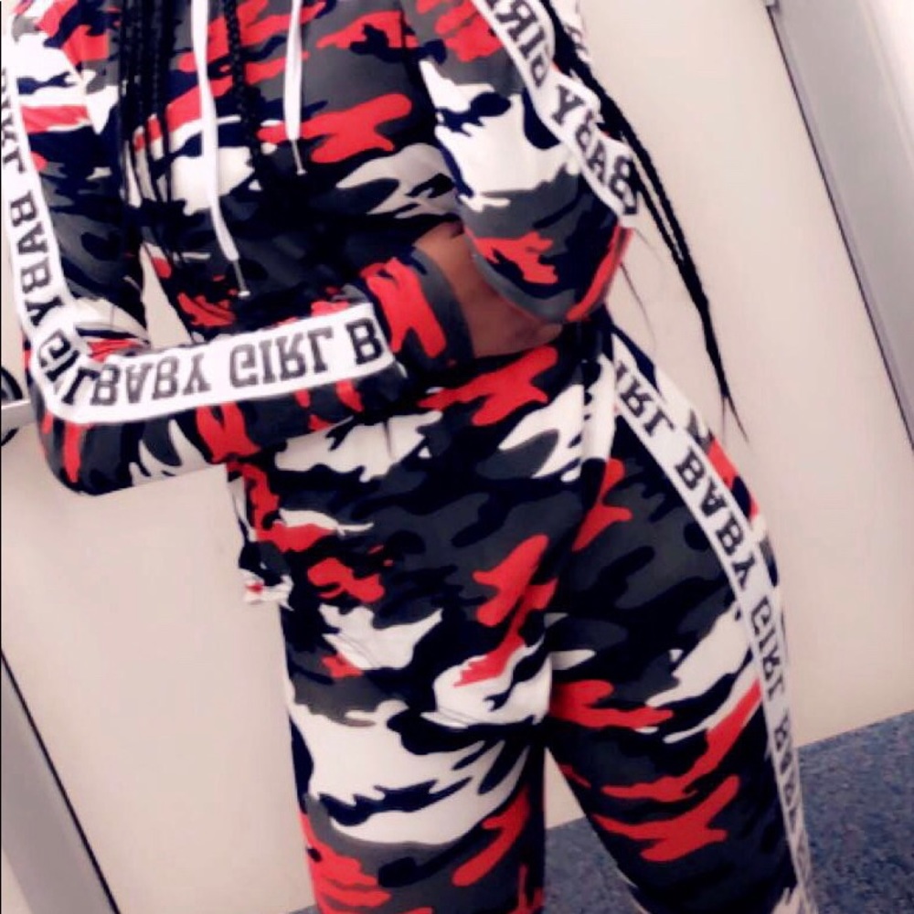 Red Rue21 Camo BabyGirl Set!